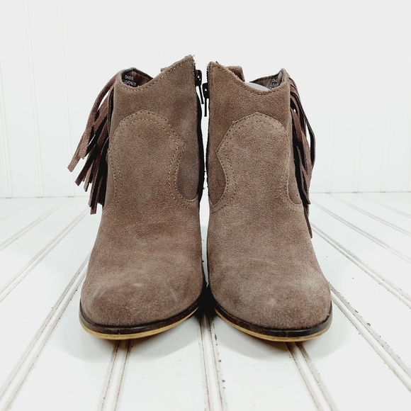 Steve Madden Ohio Ponncho Taupe Tan Suede Fringe Block Heel Ankle Boots F293 - Picture 3 of 13